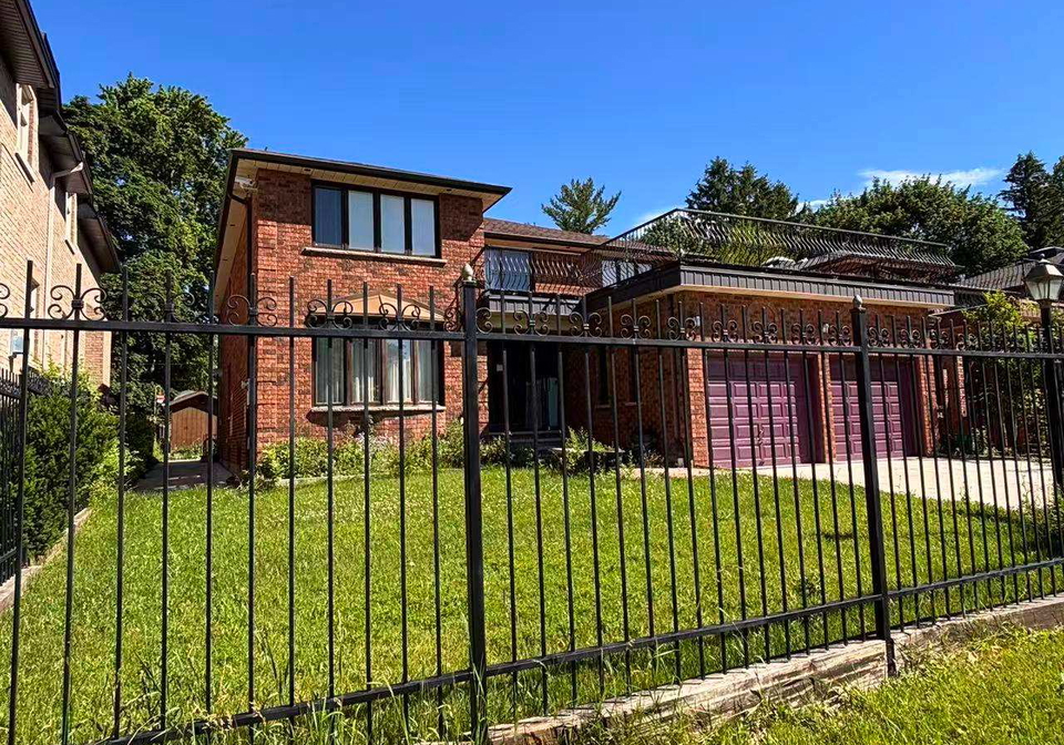 218-hollywood-avenue-toronto-north-york-ontario-c13494660