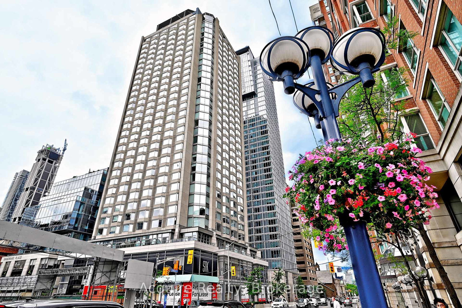 155-yorkville-avenue-toronto-toronto-ontario-c13495148