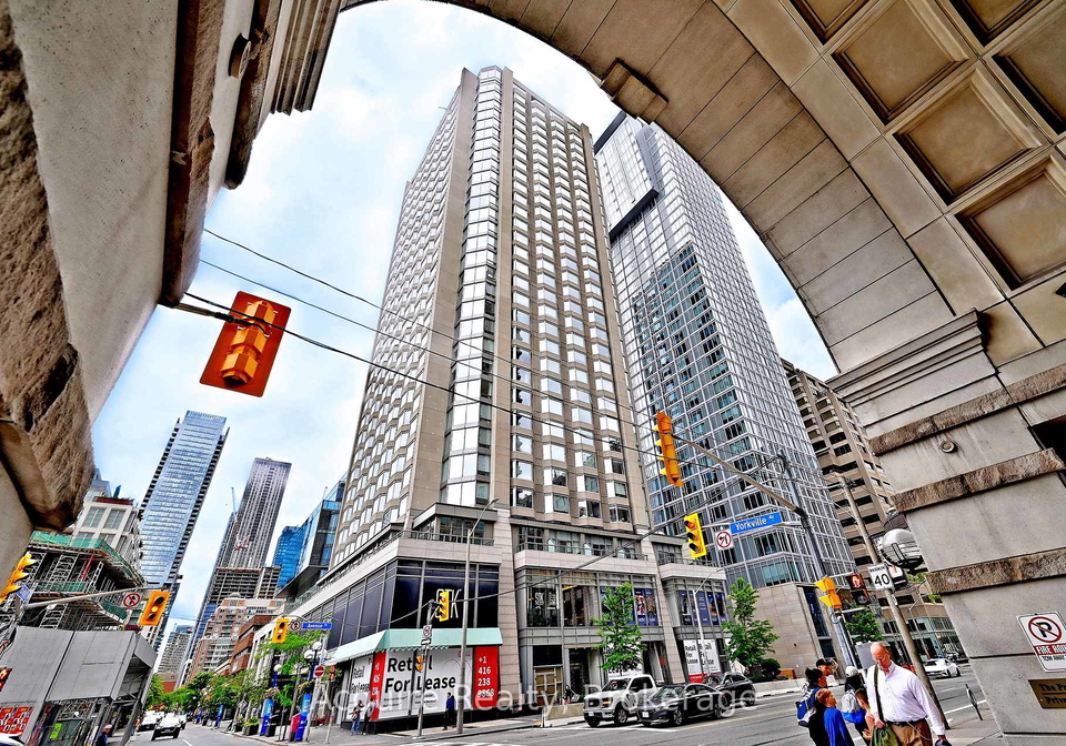 155-yorkville-avenue-toronto-toronto-ontario-c13495148