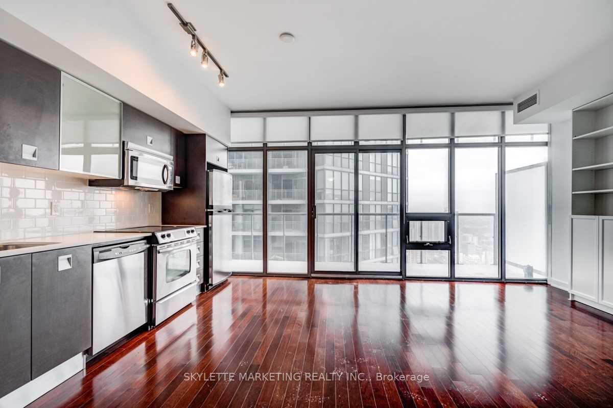 33-charles-street-e-toronto-toronto-ontario-c13495478