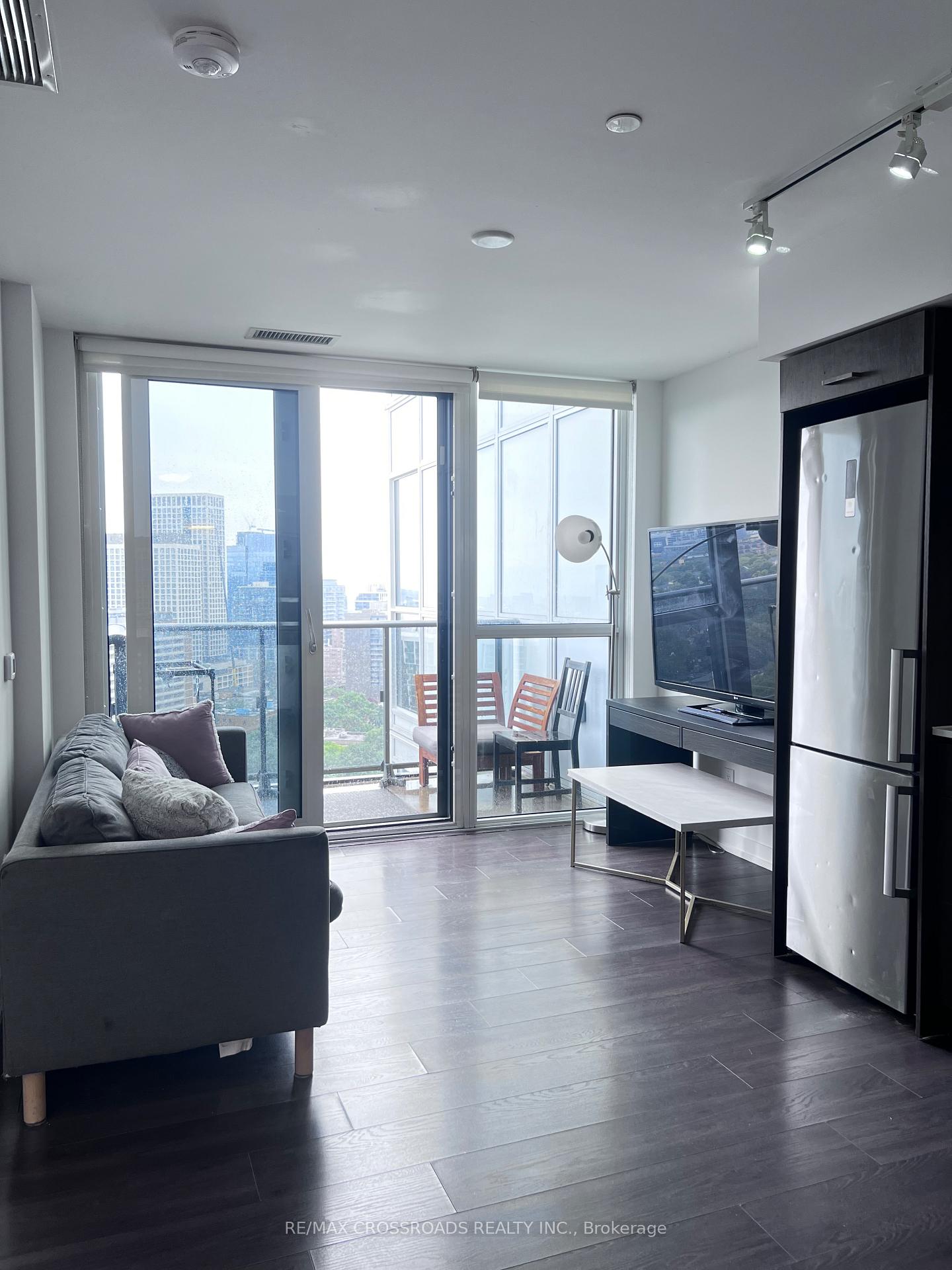 219-dundas-street-e-toronto-toronto-ontario-c13495894