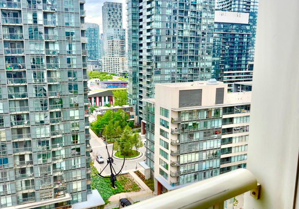 35-mariner-terrace-toronto-toronto-ontario-c13496412