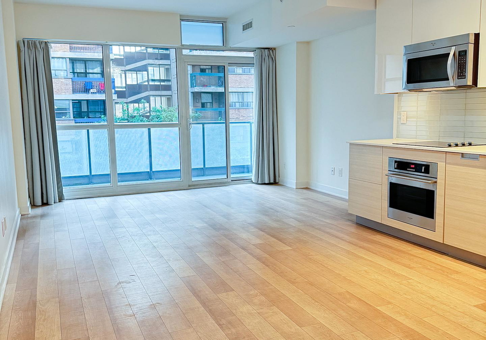210-simcoe-street-toronto-toronto-ontario-c13496950