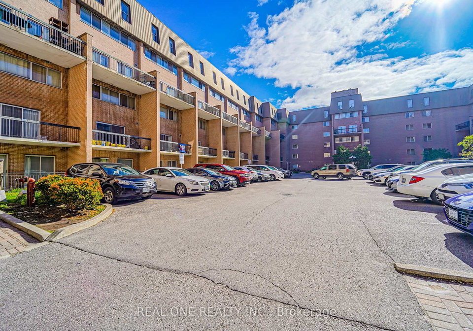 165-cherokee-boulevard-toronto-north-york-ontario-c13497032