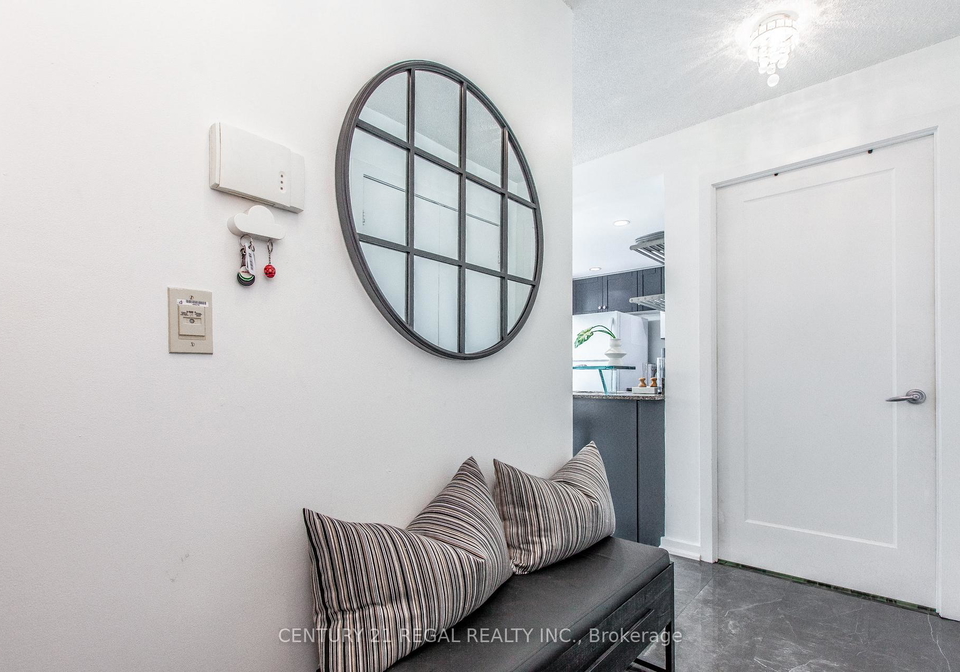 208-queens-quay-w-toronto-toronto-ontario-c13497044