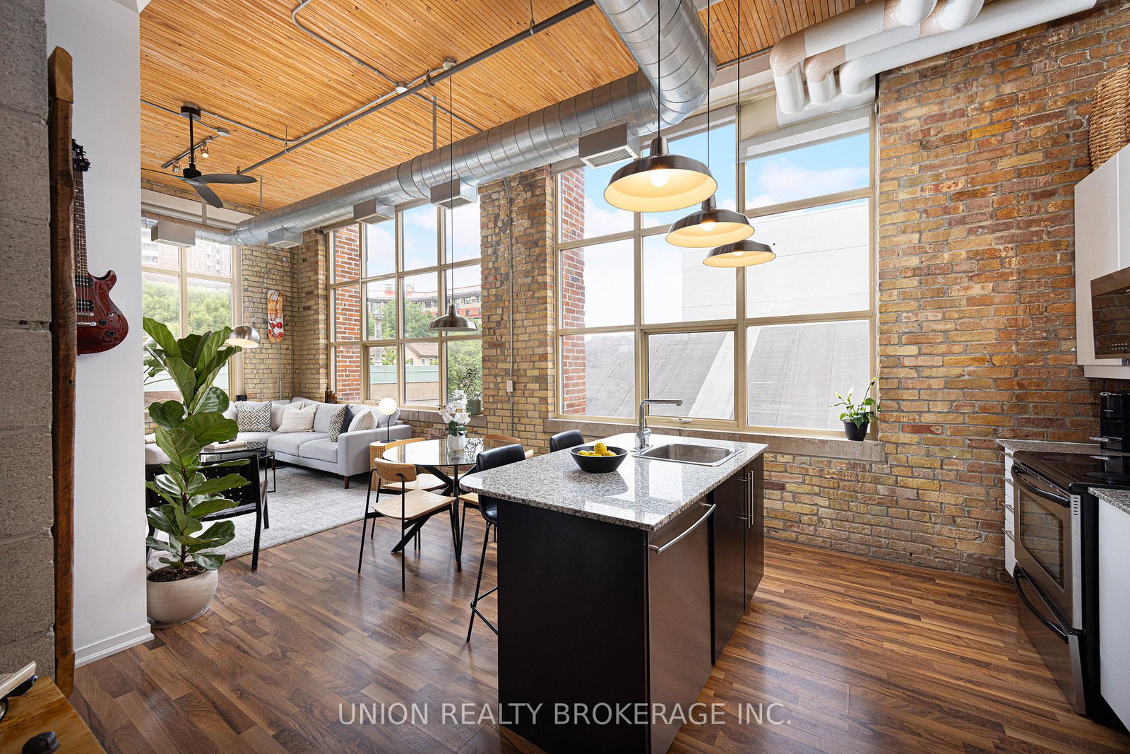736-dundas-street-e-toronto-toronto-ontario-c13497614