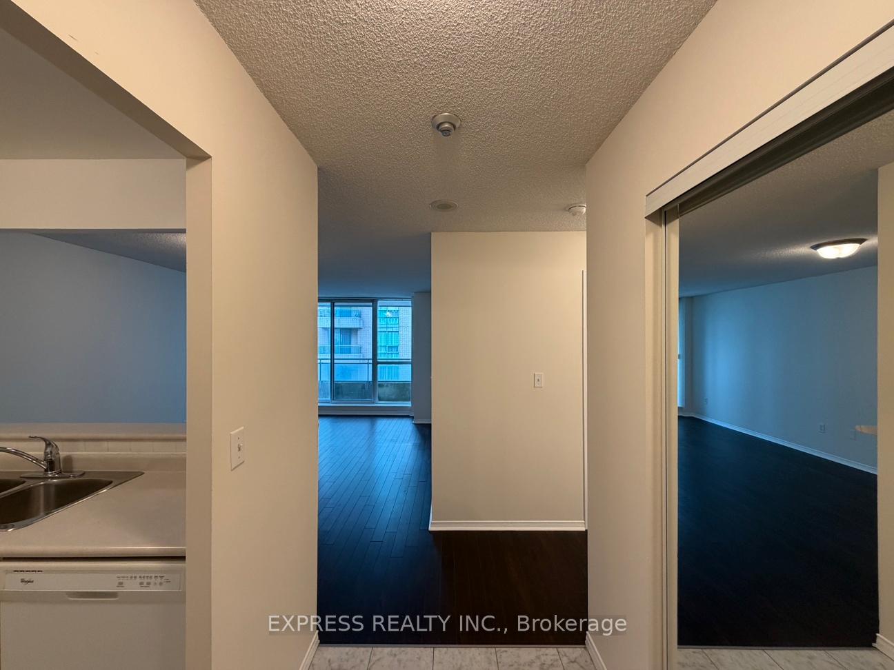 29-pemberton-avenue-toronto-north-york-ontario-c13497656