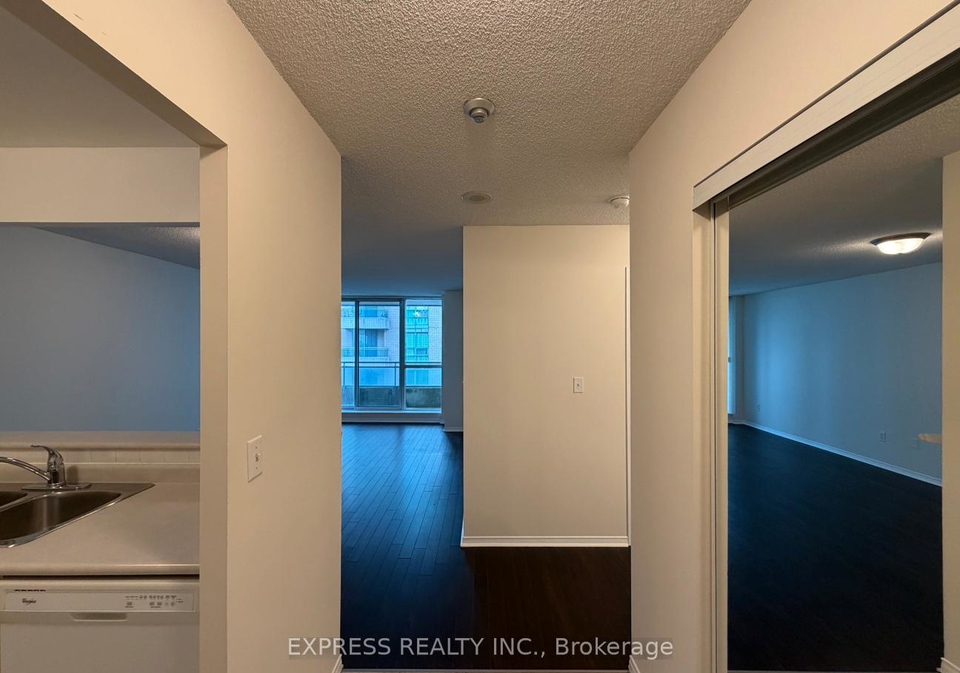 29-pemberton-avenue-toronto-north-york-ontario-c13497656