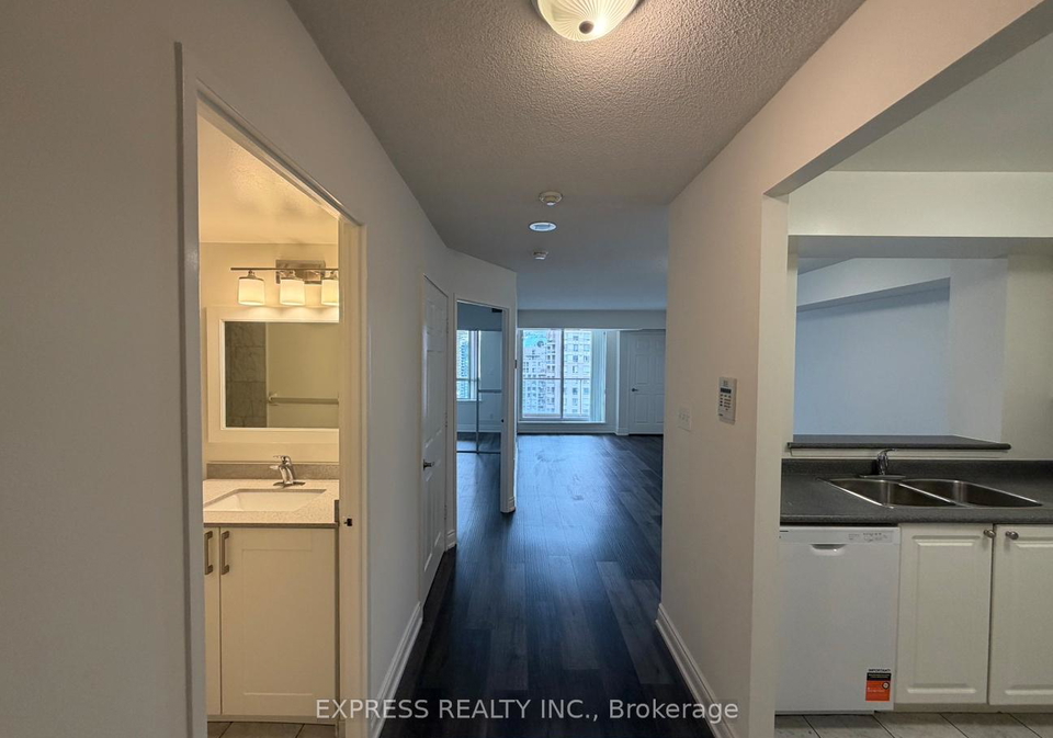 18-hillcrest-avenue-toronto-north-york-ontario-c13497658