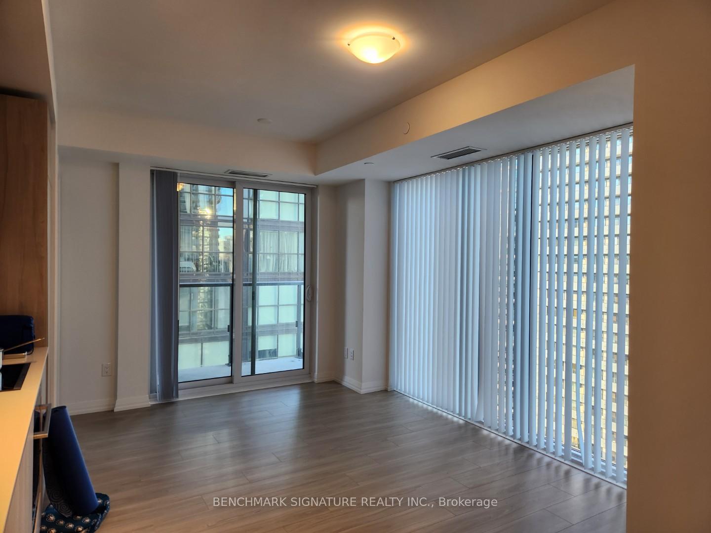 8-widmer-street-toronto-toronto-ontario-c13497700