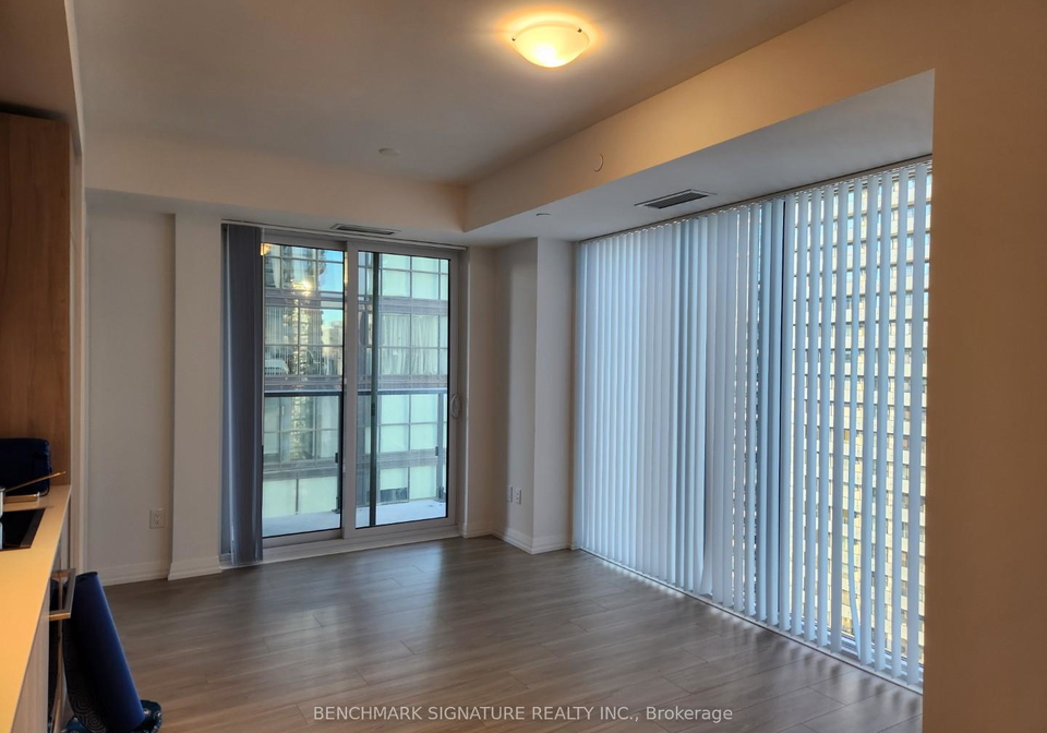 8-widmer-street-toronto-toronto-ontario-c13497700