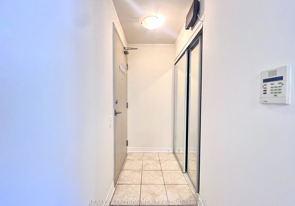 60-st-clair-avenue-w-toronto-toronto-ontario-c13498008