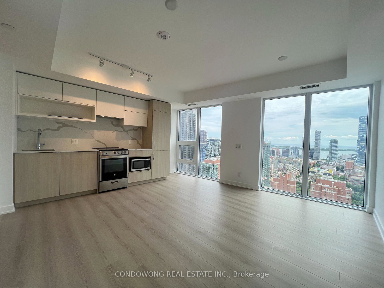 100-queen-street-e-toronto-toronto-ontario-c13498270