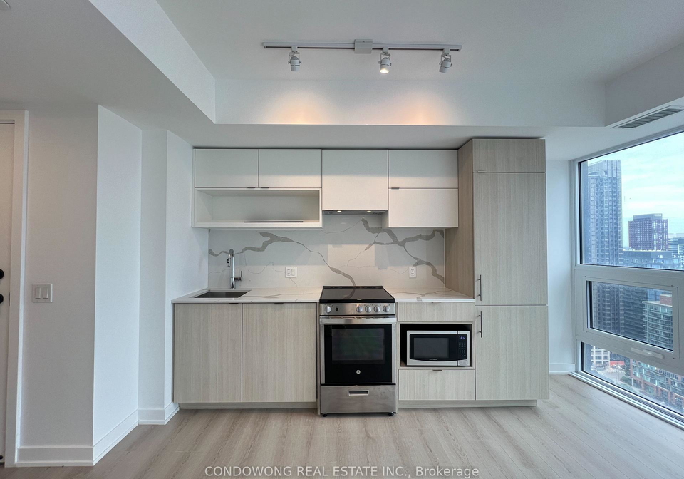 100-queen-street-e-toronto-toronto-ontario-c13498270