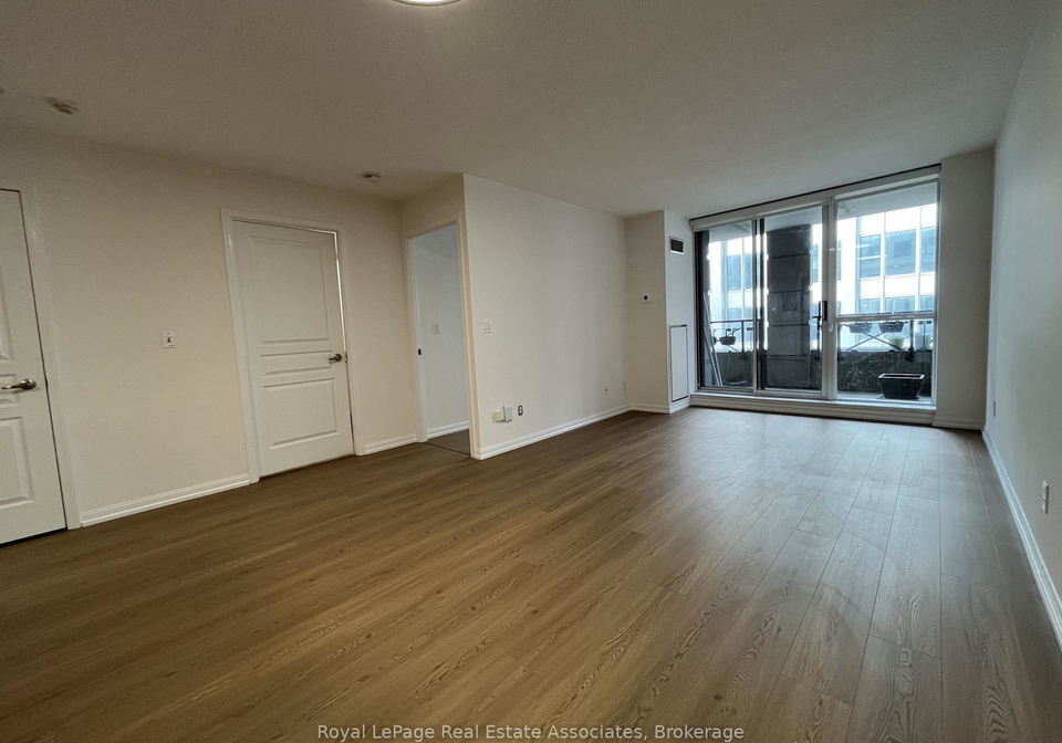 140-simcoe-street-toronto-toronto-ontario-c13498342