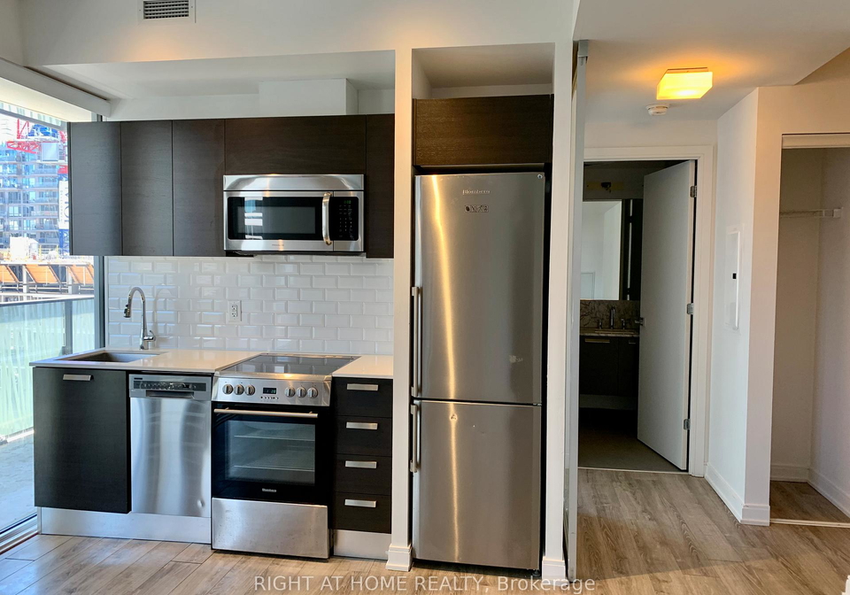 42-charles-street-e-toronto-toronto-ontario-c13498640
