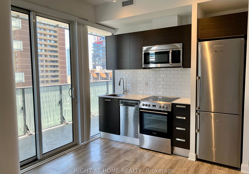 42-charles-street-e-toronto-toronto-ontario-c13498640