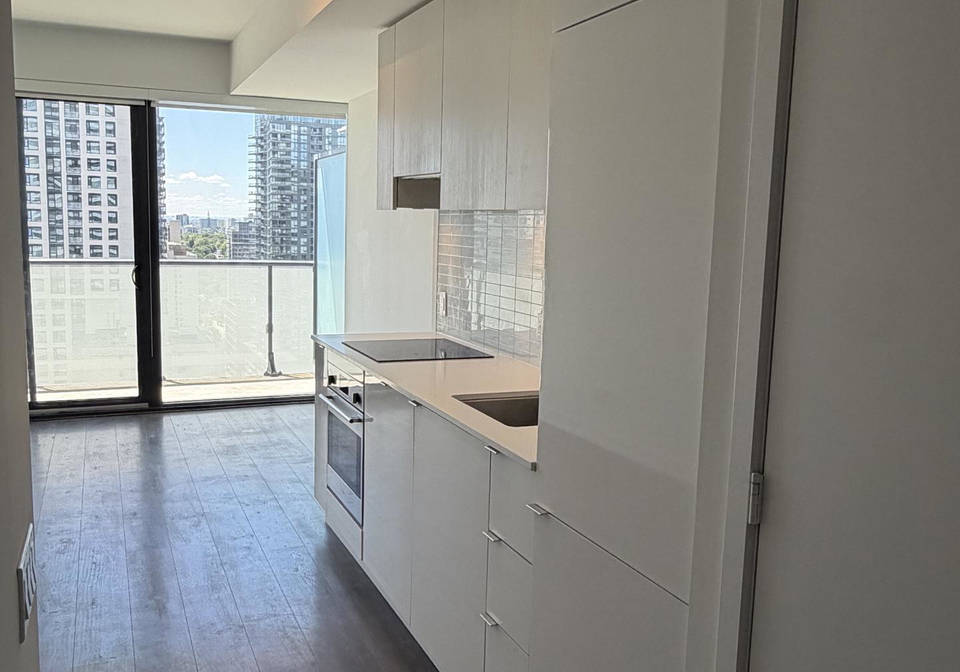 161-roehampton-avenue-toronto-toronto-ontario-c13498890