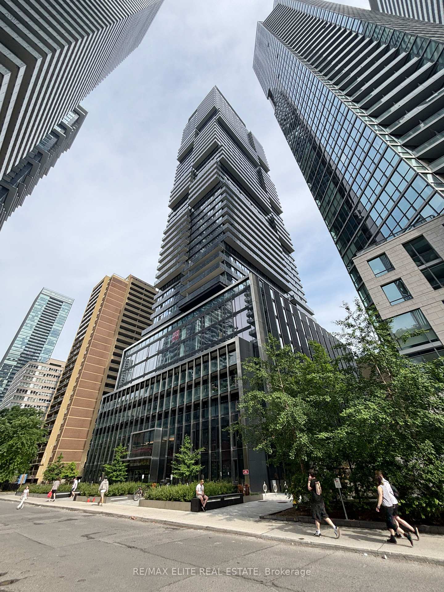 55-charles-street-e-toronto-toronto-ontario-c13499024
