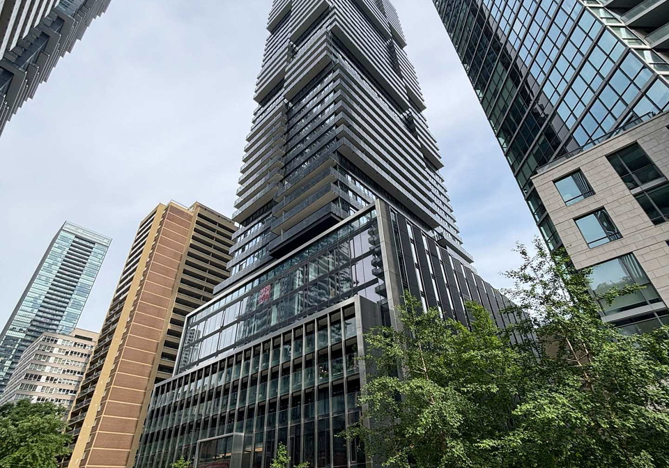 55-charles-street-e-toronto-toronto-ontario-c13499024