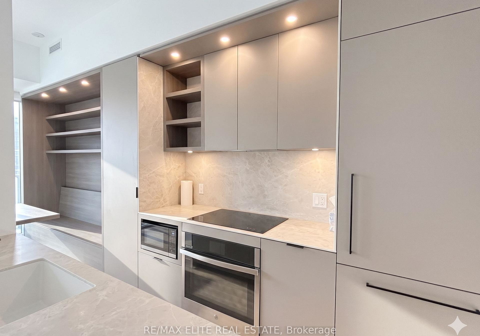 55-charles-street-e-toronto-toronto-ontario-c13499024