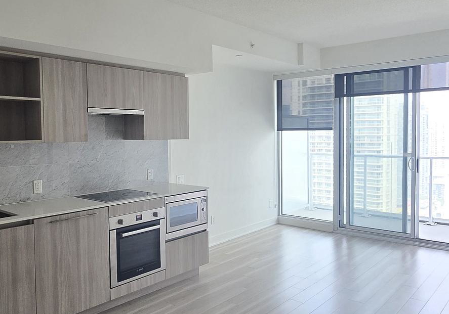 19-bathurst-street-toronto-toronto-ontario-c13499118