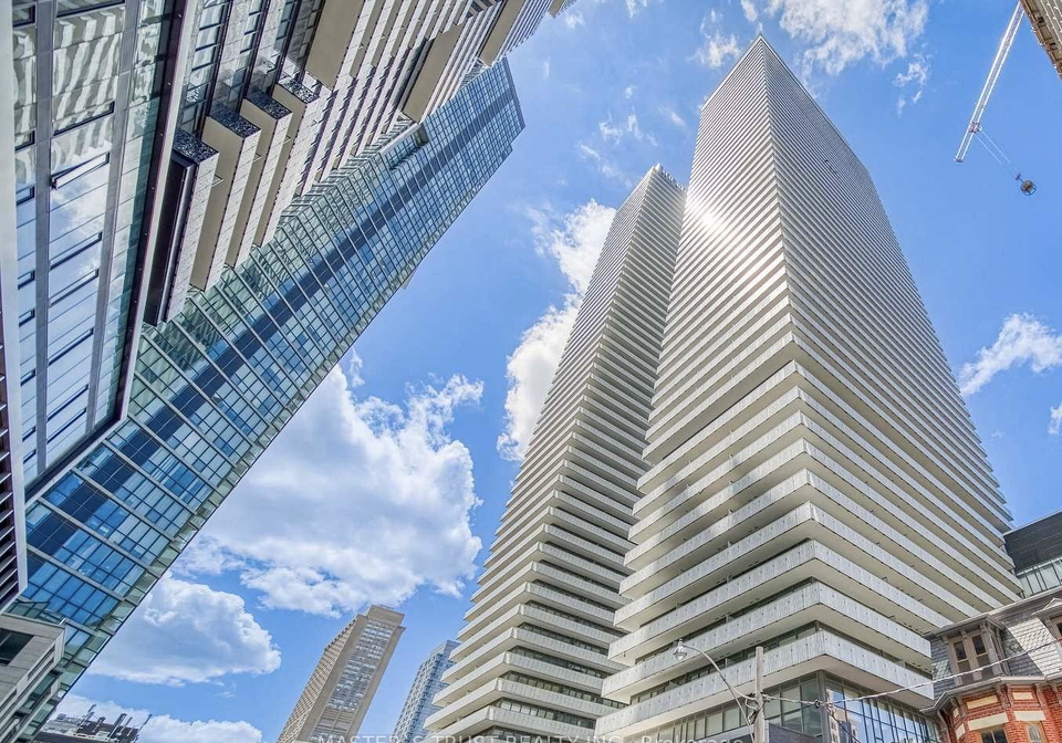 50-charles-street-e-toronto-toronto-ontario-c13499154