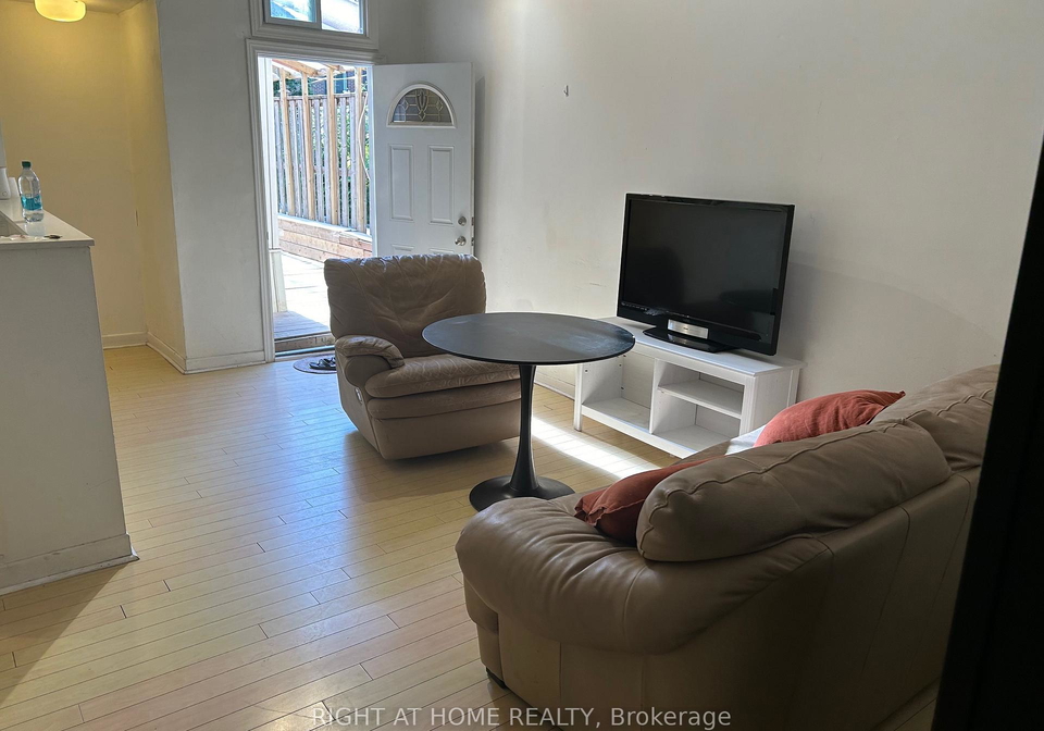 210-mccaul-street-toronto-toronto-ontario-c13499270