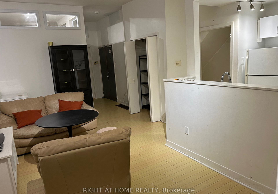210-mccaul-street-toronto-toronto-ontario-c13499270