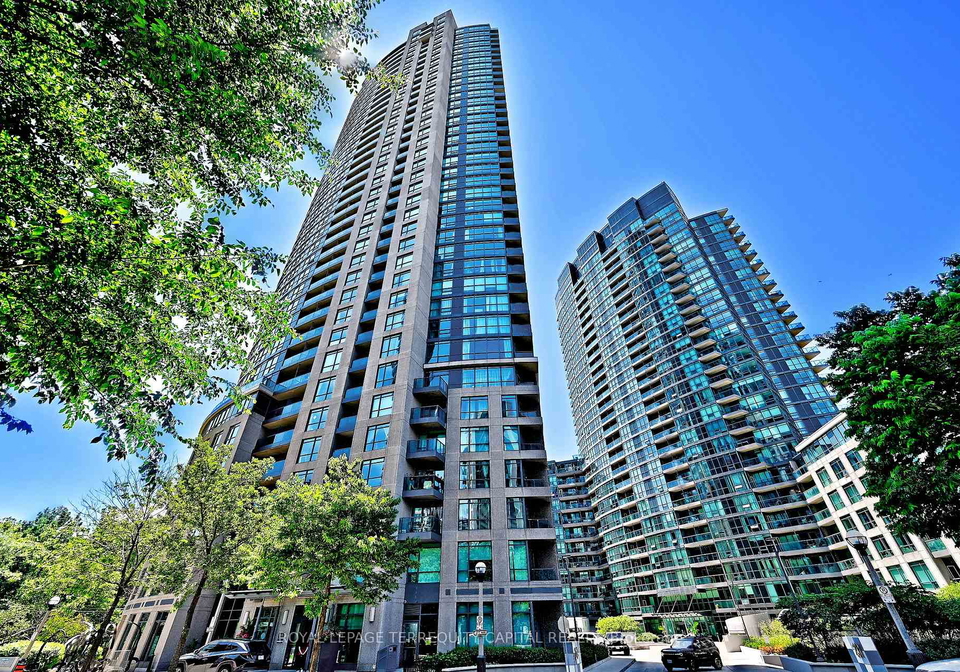 219-fort-york-boulevard-toronto-toronto-ontario-c13499462