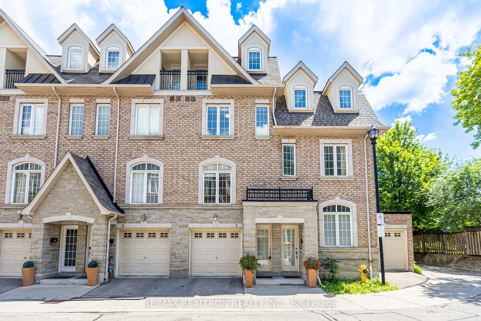 3-hayes-lane-toronto-north-york-ontario-c13499976