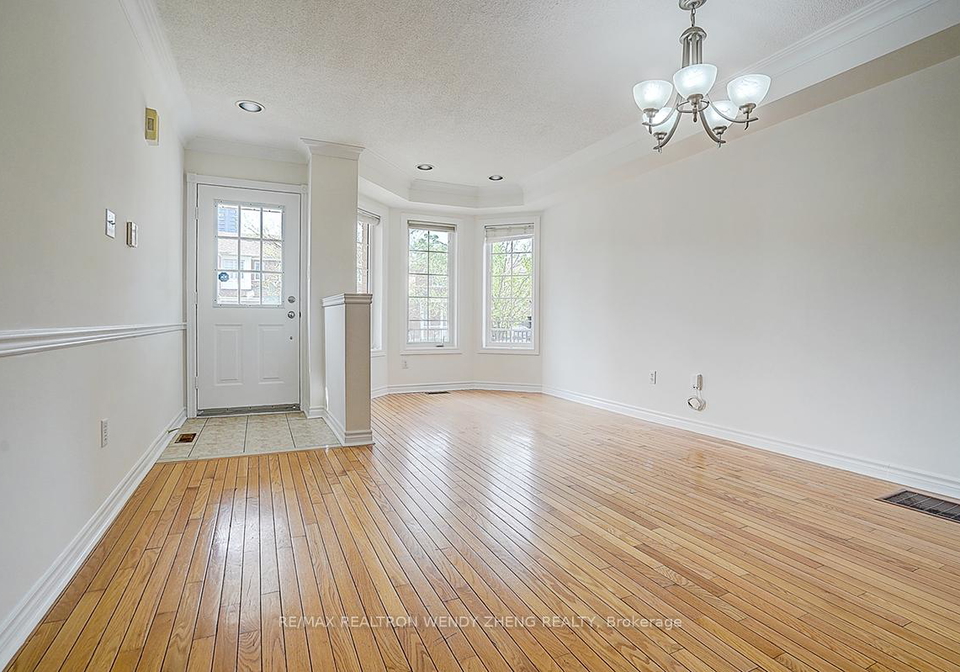 10-wilket-creek-road-toronto-east-york-ontario-c13500002