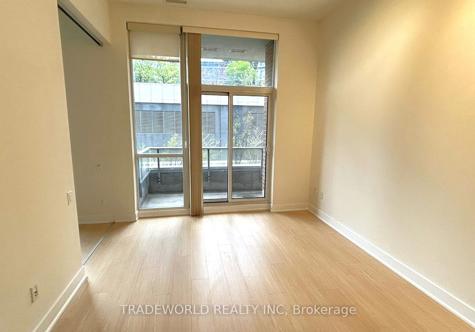 23-sheppard-avenue-e-toronto-north-york-ontario-c13501572