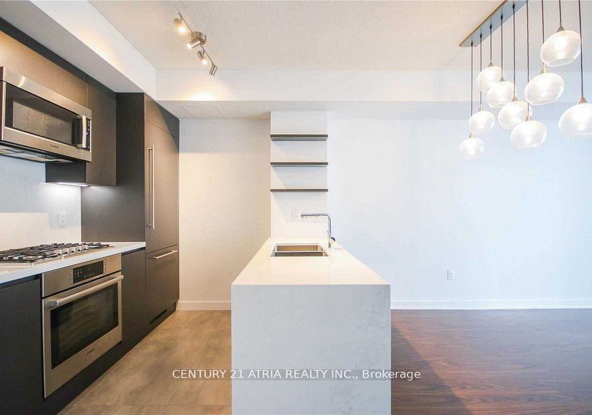 9-spadina-avenue-toronto-toronto-ontario-c13502074
