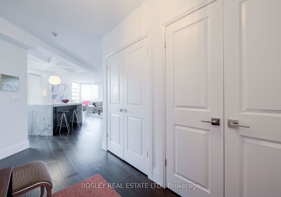 20-collier-street-toronto-toronto-ontario-c13502422