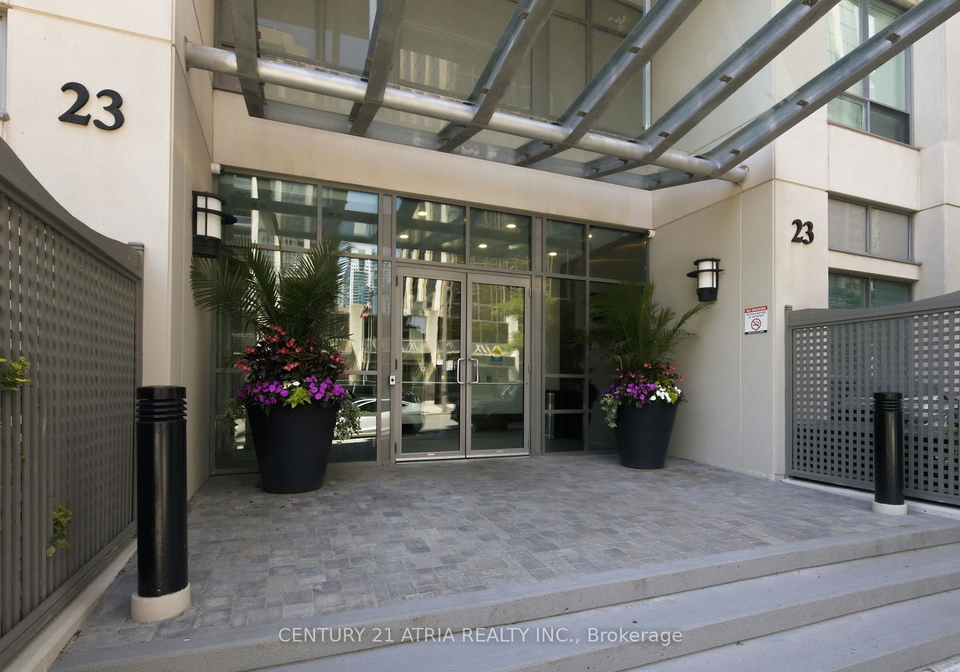 23-hollywood-avenue-toronto-north-york-ontario-c13505144