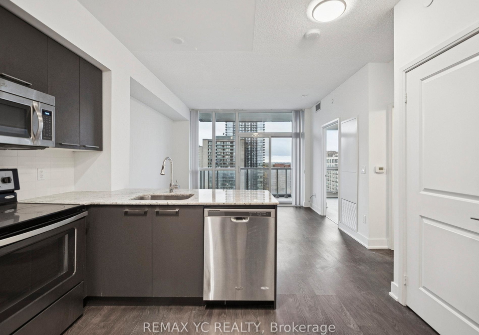 88-sheppard-avenue-e-toronto-north-york-ontario-c13505846