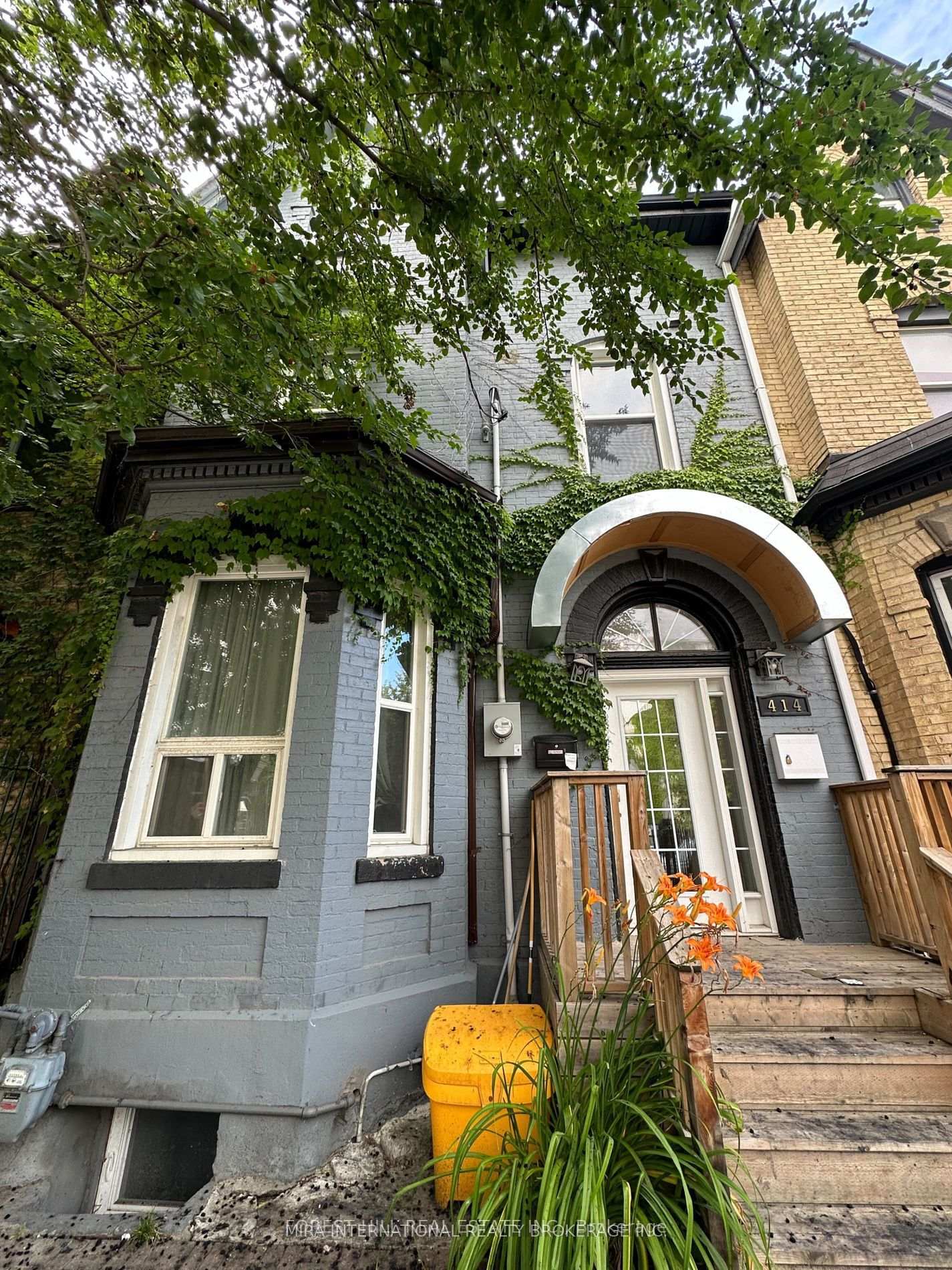 414-dundas-street-e-toronto-toronto-ontario-c13506450