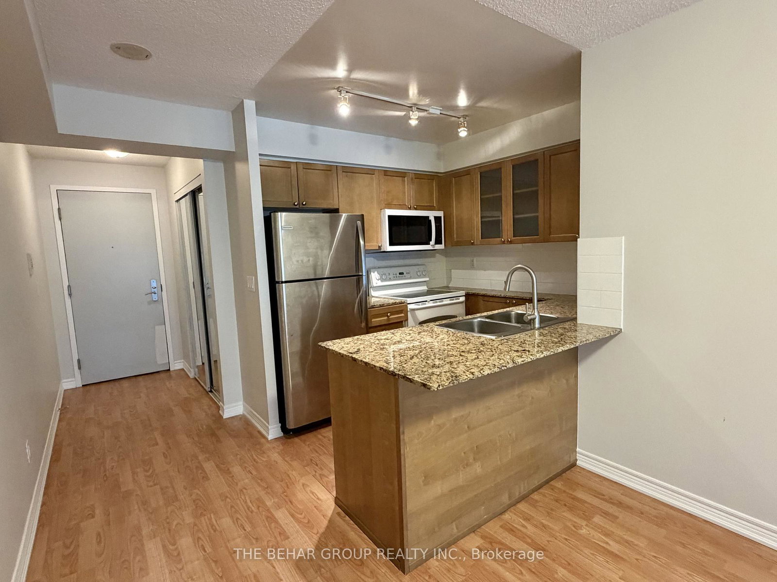 761-bay-street-toronto-toronto-ontario-c13506810