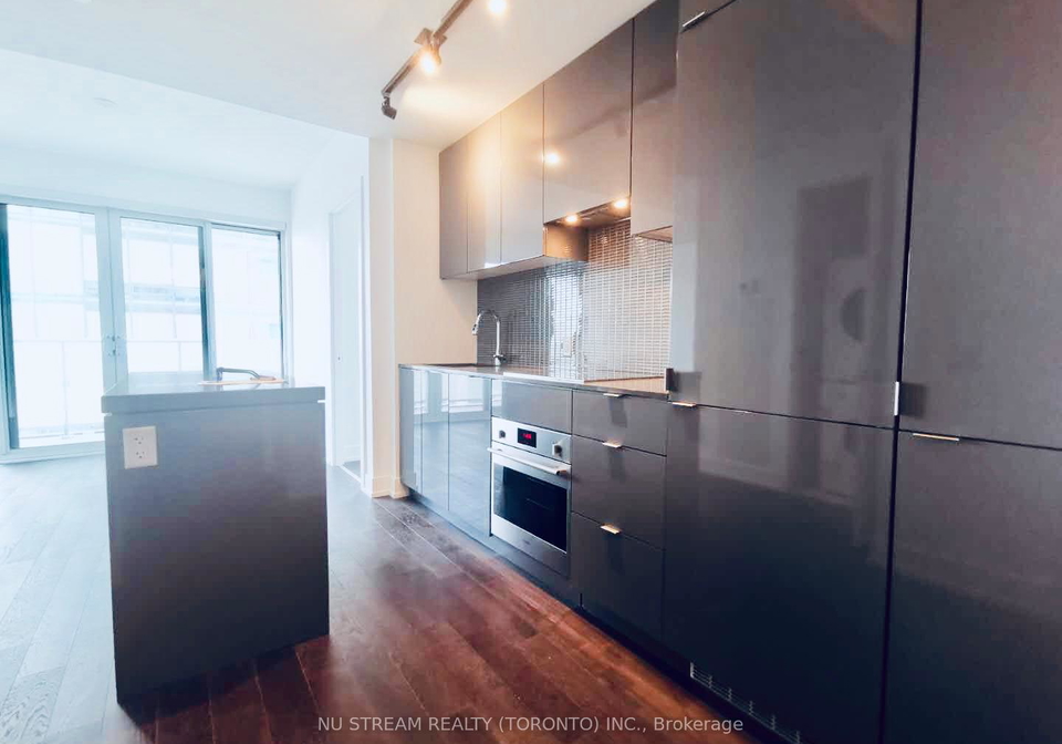 7-grenville-street-toronto-toronto-ontario-c13506974