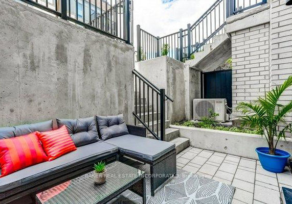 39-farmstead-road-toronto-north-york-ontario-c13507044