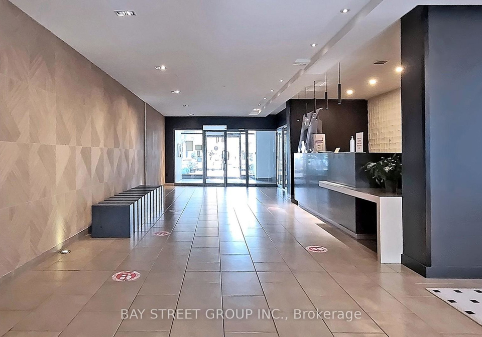 15-fort-york-boulevard-toronto-toronto-ontario-c13507074