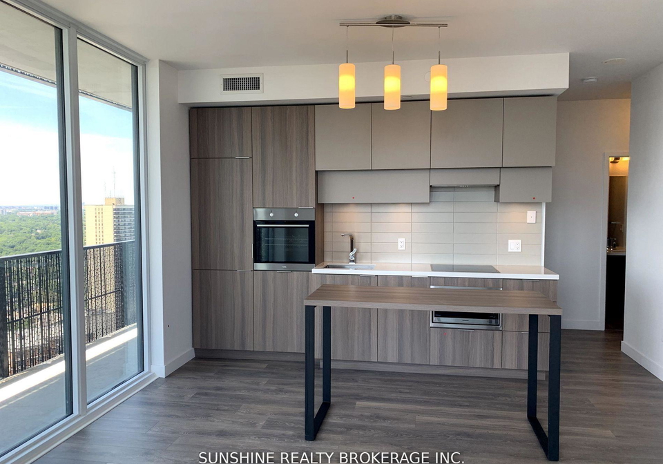 8-eglinton-avenue-e-toronto-toronto-ontario-c13507684