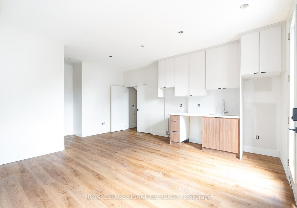 7-earnscliffe-road-toronto-toronto-ontario-c13507846