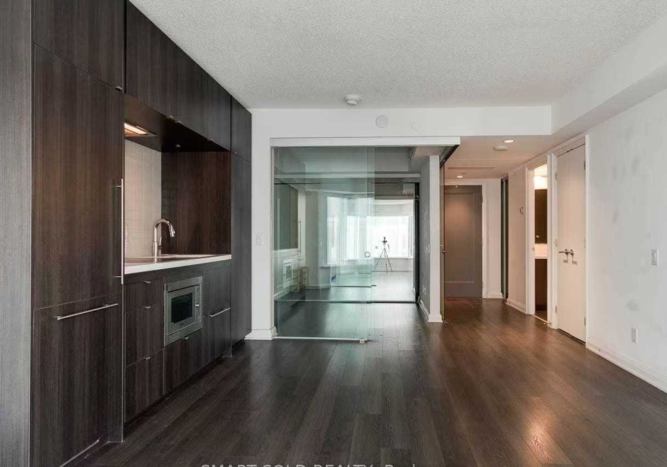 155-yorkville-avenue-toronto-toronto-ontario-c13507958