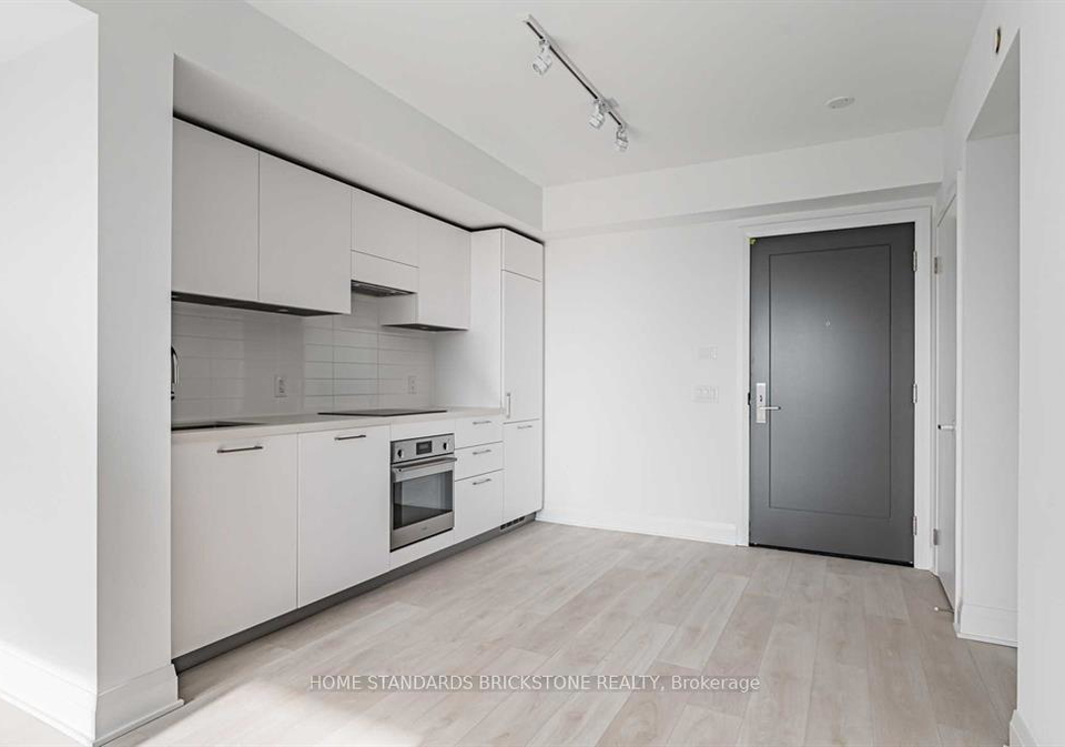33-frederick-todd-way-toronto-east-york-ontario-c13508432