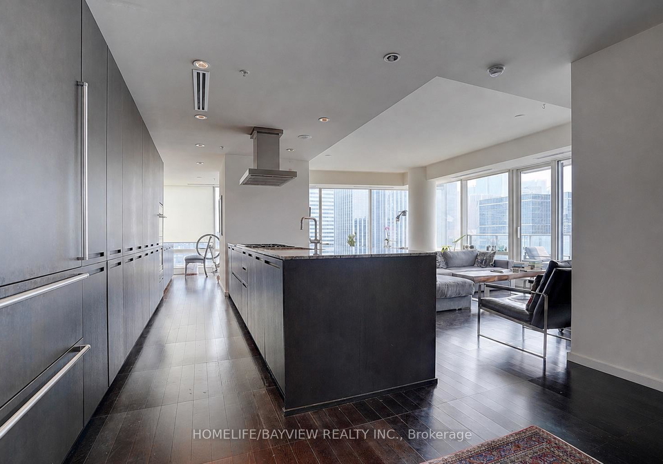 180-university-avenue-toronto-toronto-ontario-c13508778