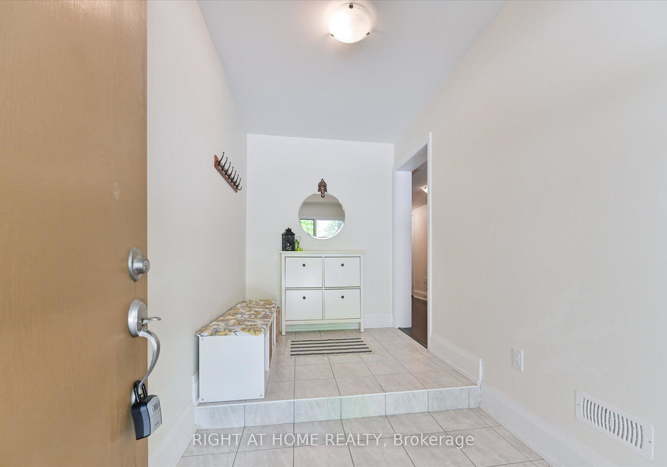 18-kenneth-wood-crescent-toronto-north-york-ontario-c13508806