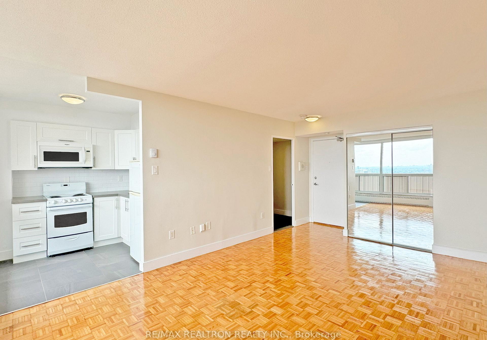 666-spadina-avenue-toronto-toronto-ontario-c13508878
