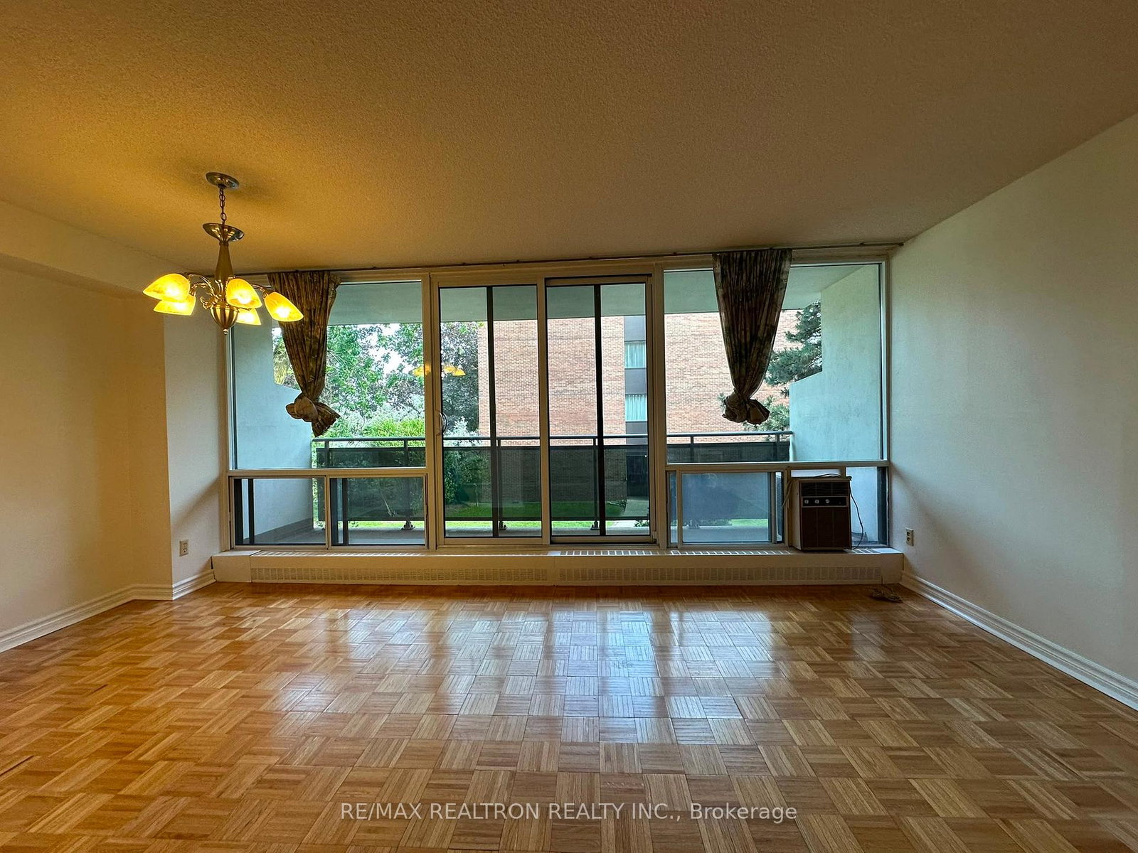 10-sunrise-avenue-toronto-north-york-ontario-c13509224